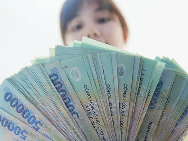 Vì sao nhân viên ngân hàng được trả lương tới gần 100 triệu mỗi tháng?