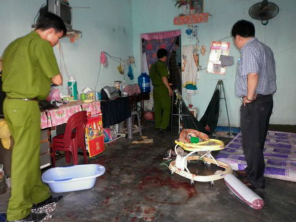 Vợ đâm chồng gần 20 nhát bằng kéo dẫn tới tử vong rồi bỏ trốn