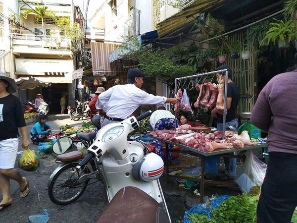 Chưa Tết, giá một loạt mặt hàng đã 'nhảy múa'