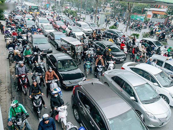 Chùm ảnh: Từ 3h chiều, đường phố Hà Nội ùn tắc 'không lối thoát' ngày giáp Tết