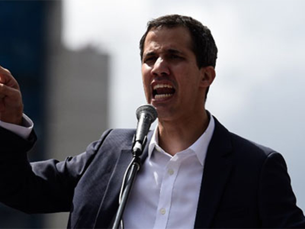 'Tổng thống tự phong' Venezuela nói sẽ 'ân xá' cho Maduro nếu ông từ chức