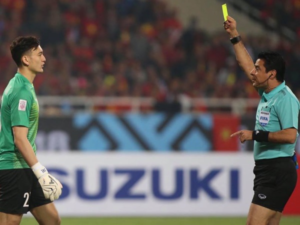 Văn Lâm tiết lộ lý do phải nhận thẻ vàng ở trận chung kết AFF Cup với Malaysia