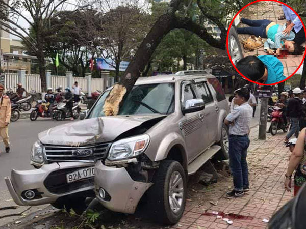 Quảng Nam: Ô tô 'điên' mất lái, tông trúng hai mẹ con đợi xe buýt trên đường, bé trai 5 tuổi chết thảm