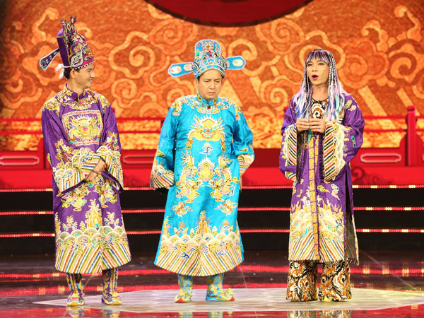 'Táo quân 2019' đả kích dân chơi biến tướng 'đi bão'