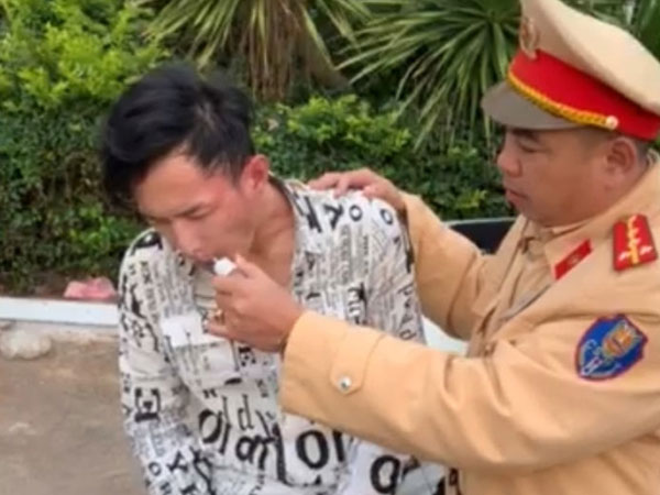 Tài xế phê ma túy, tông thẳng vào CSGT