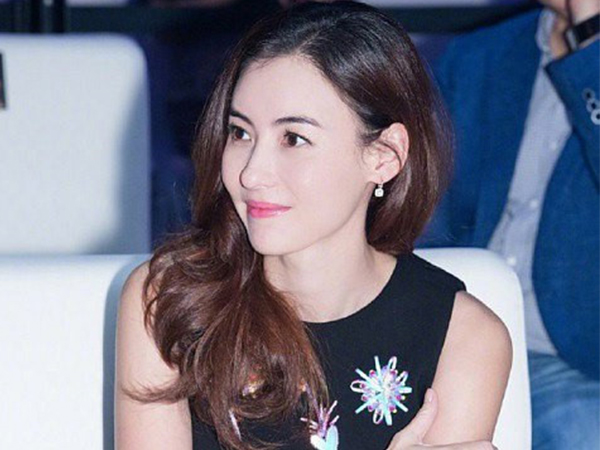 Bất chấp mọi lời đồn đoán về danh tính cha đẻ của cậu con trai thứ ba, Trương Bá Chi quyết đặt tên con theo họ mình