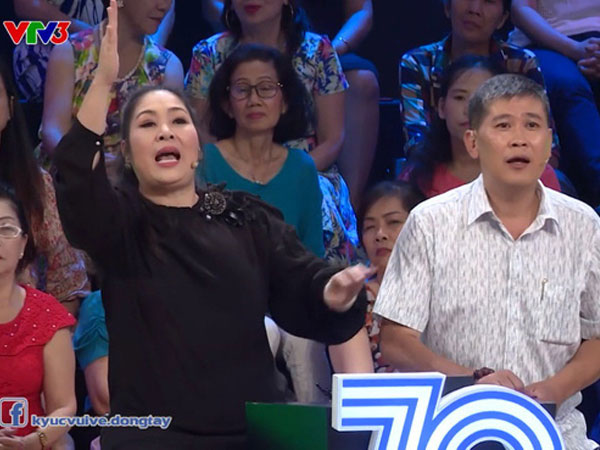 Hồng Vân: 'Lại Văn Sâm nên đi xuống để Thanh Bạch lên dẫn thay'