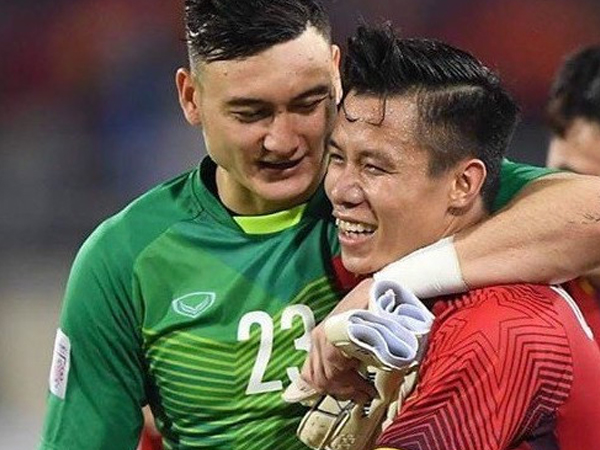 Lâm 'tây' viết tâm thư tạm biệt đầy xúc động để sang Thái chơi bóng, Quế Ngọc Hải vào lầy lội 'bóc phốt' bạn thân