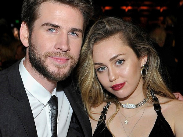 Miley Cyrus lần đầu xuất hiện cùng chồng sau lễ cưới bí mật
