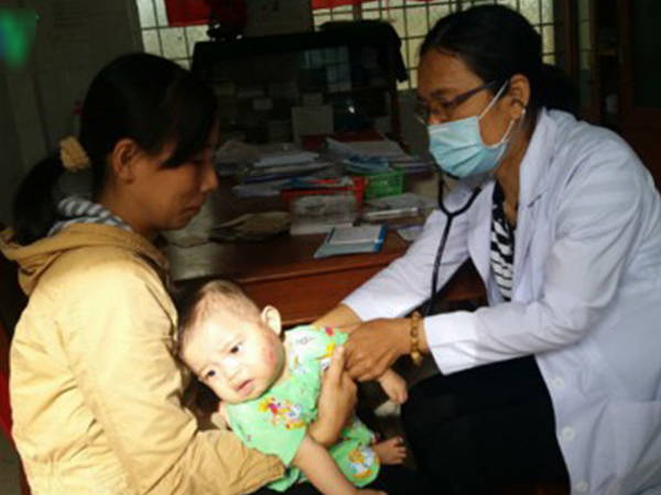 Tiền Giang: Tiêm vaccine ComBe 5, trên 60 trẻ nhập viện