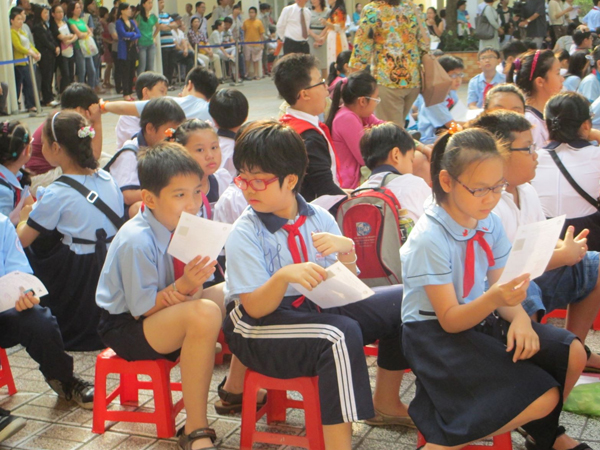 TP Hồ Chí Minh: Học sinh nghỉ Tết sớm từ hôm nay, bố mẹ lo gửi con 'rối như canh hẹ'