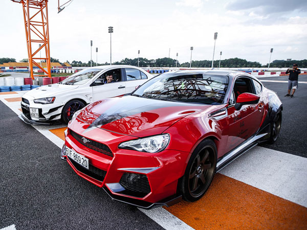 Dàn xe độ thân rộng theo phong cách Tokyo Drift quy tụ tại VN