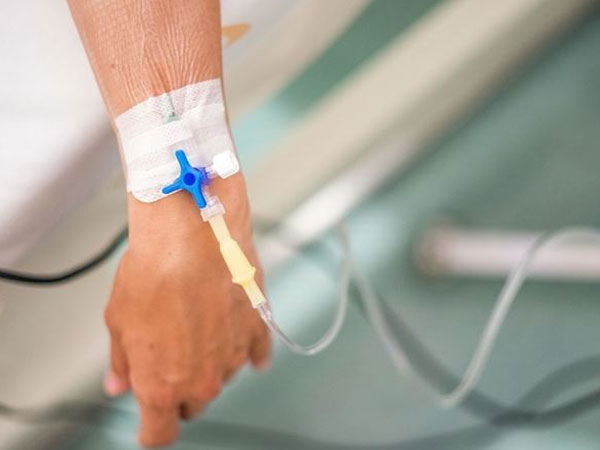 Nữ bệnh nhân sống thực vật 14 năm sinh con: Đình chỉ bác sĩ gốc Việt