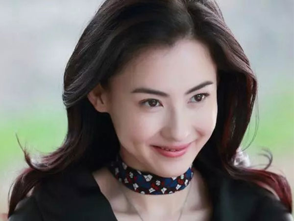 Trương Bá Chi tức giận vì giấy khai sinh của cậu con trai thứ ba bị lộ