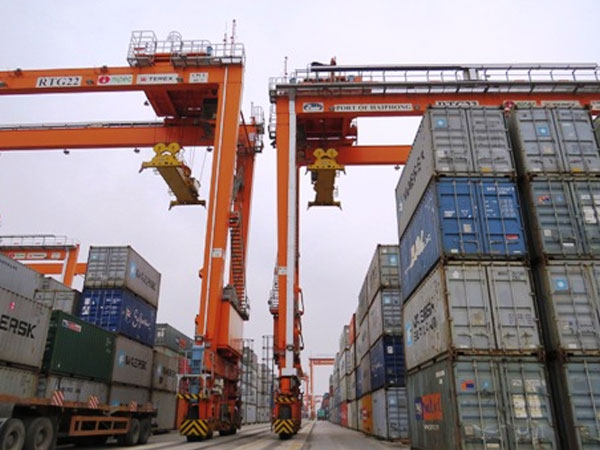 Chính phủ truy nguyên nhân hàng nghìn container phế liệu nằm ở cảng