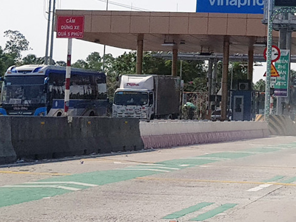 Các trạm BOT bán vé bình thường trong những ngày Tết