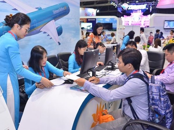 Nhiều vé máy bay giá rẻ bán ra dịp giáp Tết Nguyên đán