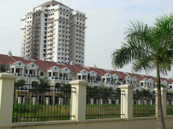Bức tường ở đô thị cao cấp, ranh giới giàu nghèo giữa lòng Hà Nội