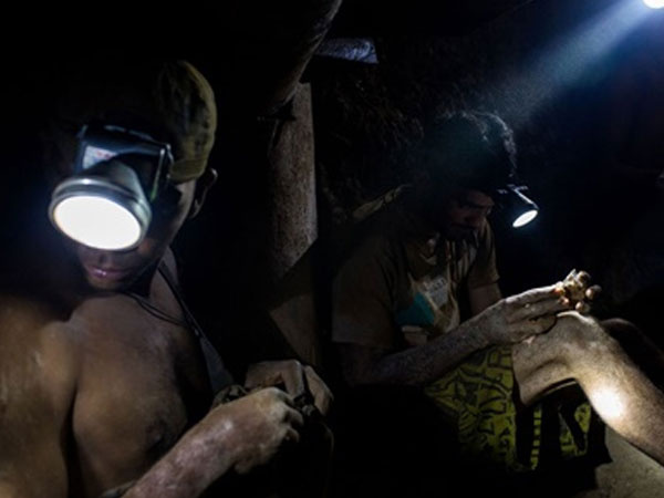 Hỗn loạn tại thủ phủ có 8.000 tấn vàng của Venezuela