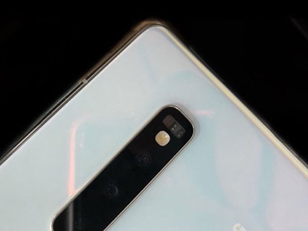 Lộ diện Galaxy S10 trắng ngọc trai, 3 camera sau