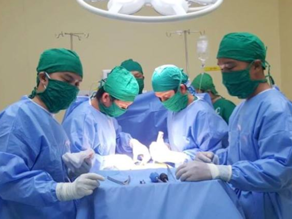 Thai phụ không thân nhân được bác sĩ cứu trong đêm giao thừa