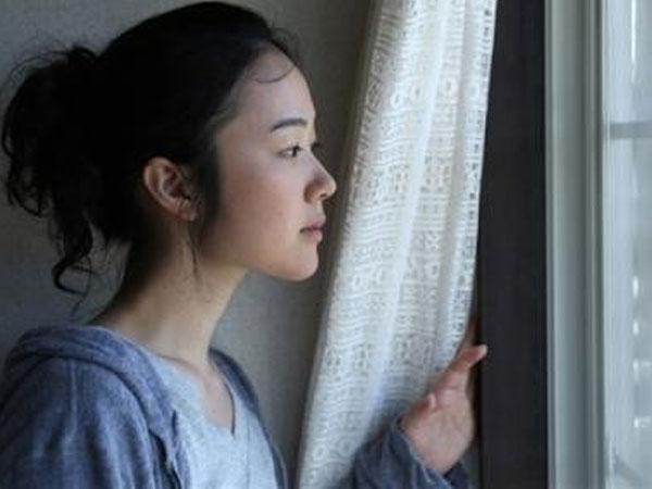 Không buông bỏ bạn trai ngày giông bão, nhưng cưới xong trời yên biển lặng nhận về vẫn chỉ một ông chồng ngoại tình thôi
