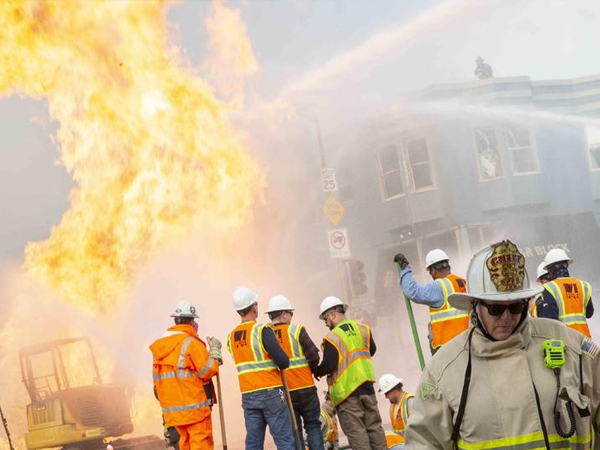 Nổ đường ống dẫn gas ở California, 5 toà nhà bị hư hại