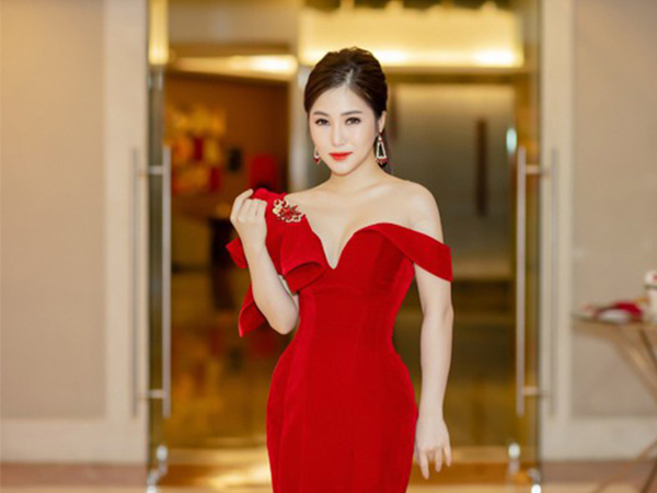 Quý cô tuổi Hợi - Hương Tràm: Gia thế 'khủng' vẫn tự lập lăn lộn 6 năm trong nghề để mua nhà, xe, làm liveshow tiền tỉ