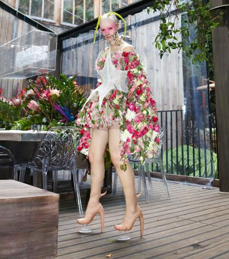 Sốc: Đôi bốt 'gà chín cựa' giá 231 triệu, diện chơi Tết đảm bảo nổi nhất phố