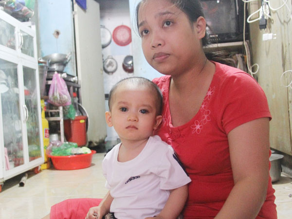 Cái Tết đầu tiên được nhìn thấy ánh sáng mặt trời sau hơn 1 năm mù lòa của bé Gia Anh