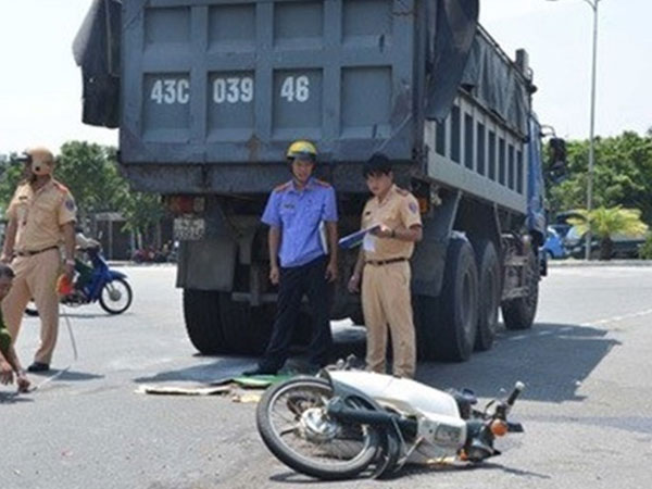 Tết Kỷ Hợi gia tăng tai nạn do đốt pháo, giảm tai nạn do đánh nhau
