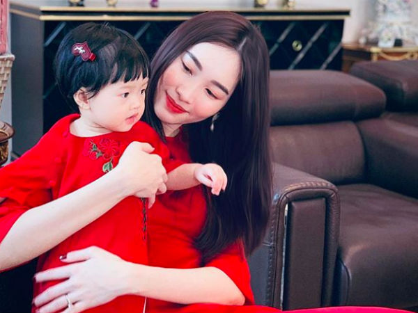 Trở lại sau ồn ào bị chỉ trích trên mạng xã hội, Đặng Thu Thảo khoe ảnh hai mẹ con cực kỳ xinh đẹp