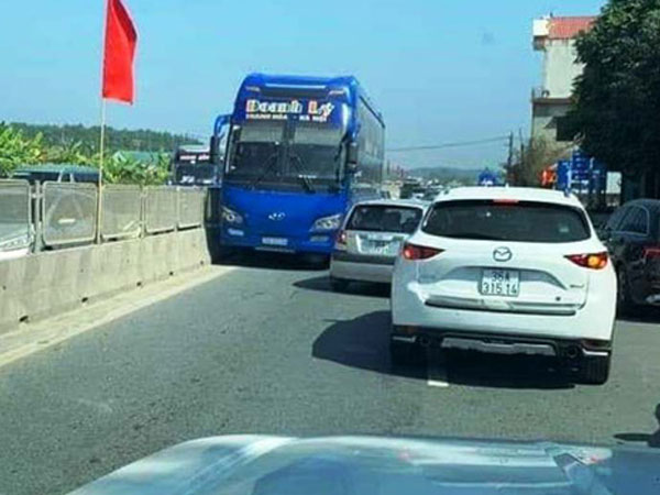 Truy tìm tài xế xe khách Thanh Hóa chạy ngược chiều trên quốc lộ 1A