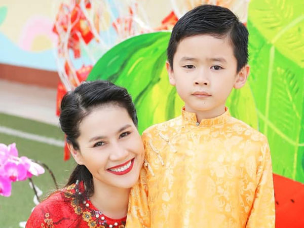 Vừa sinh con được ít hôm, diễn viên Thân Thúy Hà đã phải bức xúc vì những thông tin sai lệch về mình