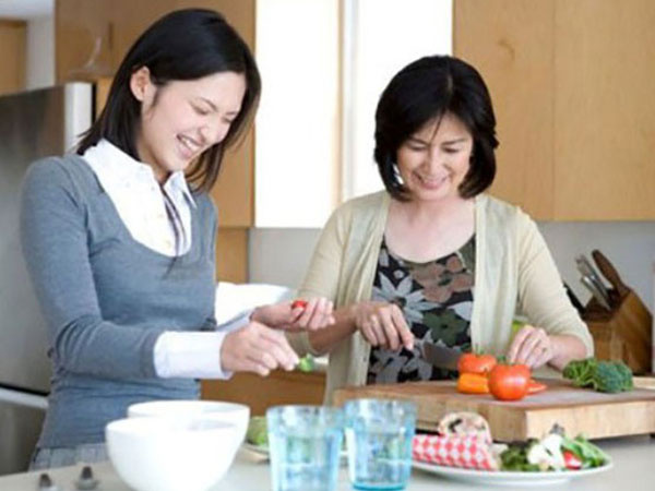 Đúng vào thời khắc Giao Thừa, con dâu thẳng tay tát chồng một cái ngay trước mặt, khiến vợ chồng tôi đứng hình