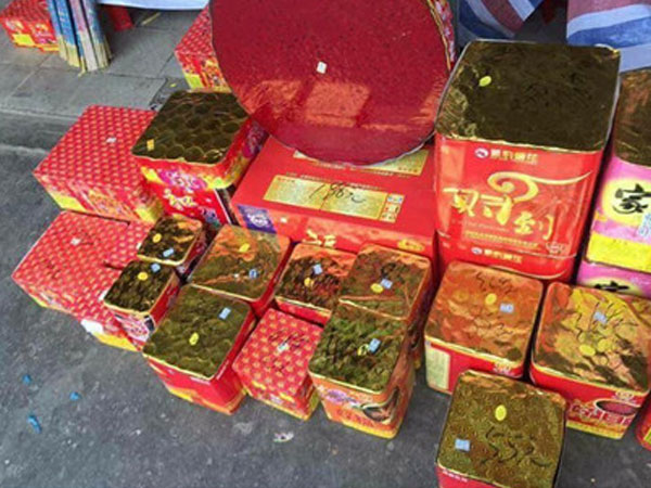 Hàng chục người ở TP.HCM nhập viện vì pháo nổ