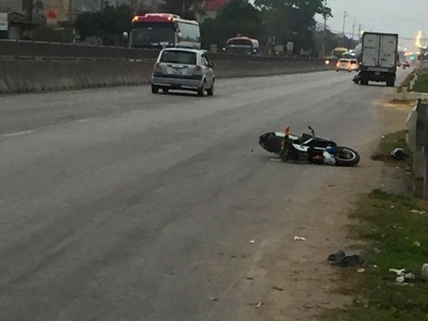 Thanh Hóa: Xe khách tông học sinh đi chơi Tết, 1 em tử vong