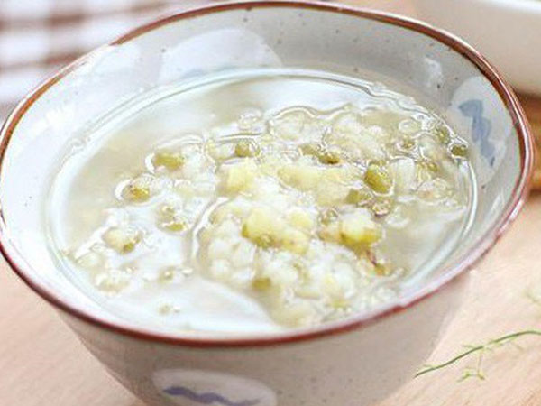 Chuyên gia dinh dưỡng chia sẻ cách đơn giản chữa đầy bụng khó tiêu: Rất cần thiết sau Tết