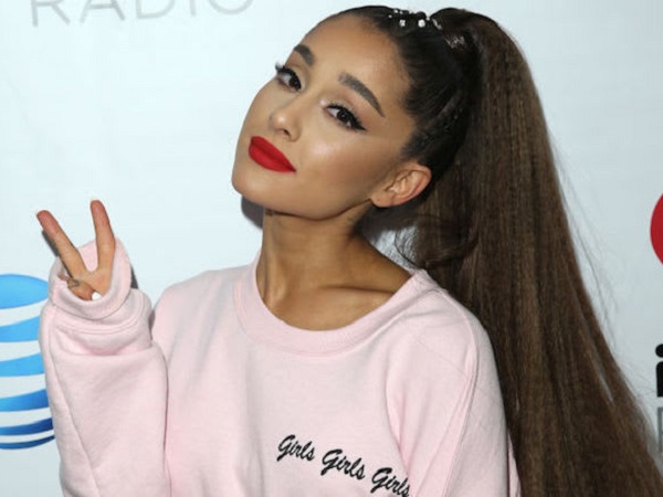 Grammy 2019: Ariana Grande khiến Taylor Swift mất cơ hội đi vào lịch sử
