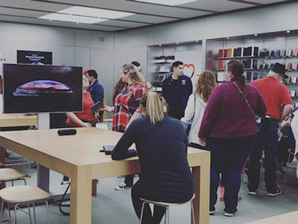 Thay vì bảo hành, Apple khuyên khách hàng đổi iPhone mới