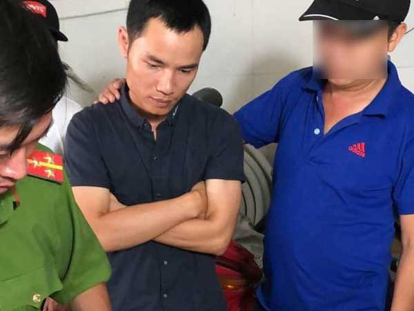 Bắt khẩn cấp đối tượng gửi micro gây nổ làm bị thương 2 mẹ con ở Sài Gòn chiều 29 Tết