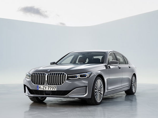BMW 7-Series 2020 chốt giá rẻ hơn Mercedes-Benz S-Class