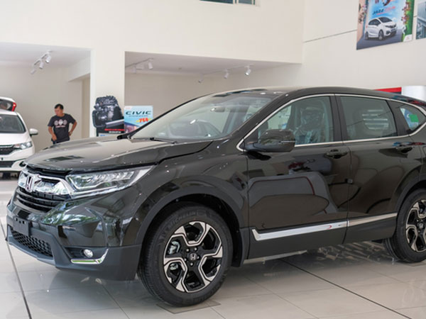 Honda CR-V hết 'bia kèm lạc', nhiều đại lý tồn kho cả chục xe để xả hàng sau Tết