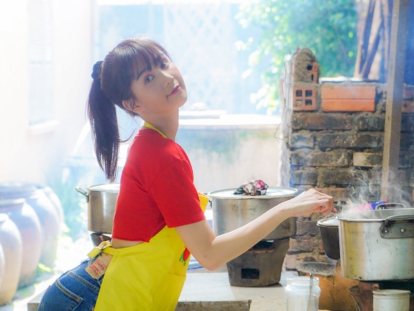 Bình luận Phim mới của Ngọc Trinh: Tưởng không hay mà vui không tưởng