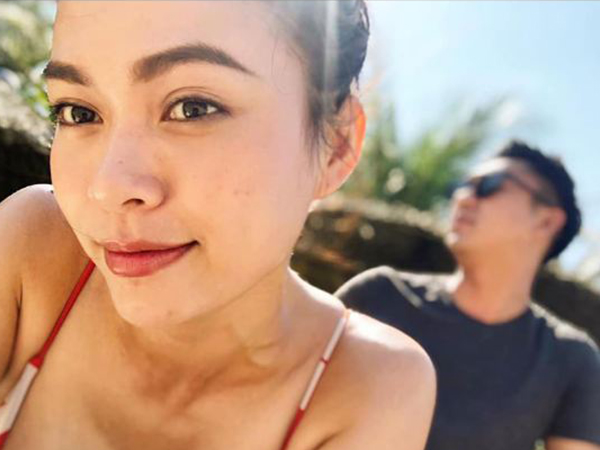 Hết Phương Nga, Phạm Hương thông báo thoát ế, giờ đến lượt Mâu Thủy khoe có người đón Valentine cùng