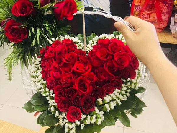 Những món quà 'cực độc' sao Việt nhận được trong ngày Valentine 2019