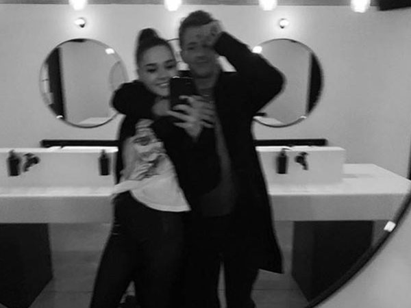 Charlie Puth làm triệu fan nữ 'khóc ròng' khi công khai bạn gái mới cực xinh vào ngày Valentine