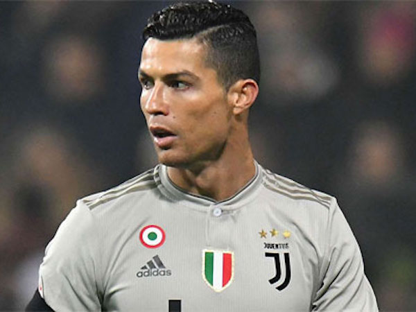 Ibra: 'Ronaldo đừng coi sang Juventus là một thách thức'