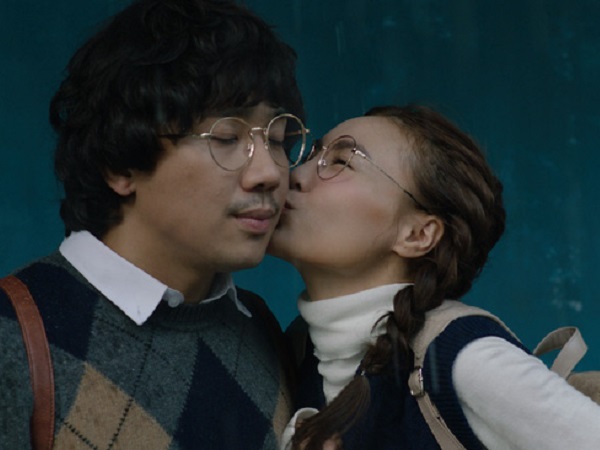 Hậu Valentine, 'Cua lại vợ bầu' lại bất ngờ tung nhạc phim là một bài hát cũ khiến khán giả thổn thức