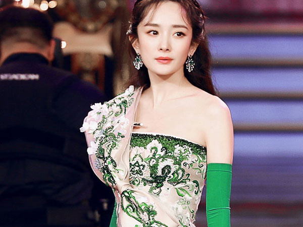 Gạ tình tại showbiz Hoa ngữ: Ngủ với 30 gã đàn ông để có vai diễn